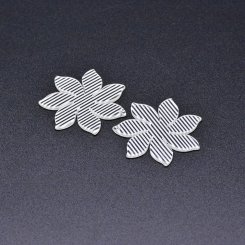 アクリルチャーム 花型 半クリア ストライプ ホワイト 38×38mm【50ヶ】
