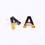 アクリルピアス A型 琥珀色 14×15mm【20ヶ】