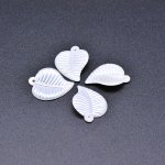 アクリルチャーム 葉形 パールホワイト 17×22mm 【100ヶ】