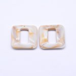 アクリルパーツ 中抜き正方形穴あり 1穴7×32mmアイボリー【100ヶ】
