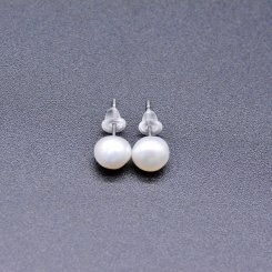 高品質淡水パールピアス 丸型 天然素材 ホワイト 6mm【1ペア】