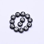 アクリル丸型アルファベットビーズ ブラックビーズ ホワイト 4×7mm【約3600-3700ヶ】