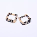 アクリルパーツ 方形 べっこう風 ベージュ 39×41mm【20ヶ】