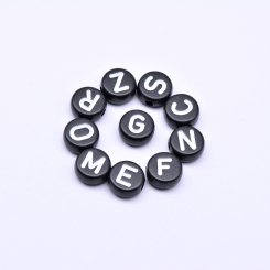 アクリル丸型ビーズ アルファベットビーズ ホワイト 6×10mm【約1580ヶ】