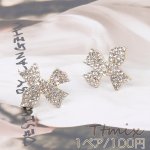 デザインピアス ラインストーンピアス リボンピアス 15×17mm ゴールド（1ペア）