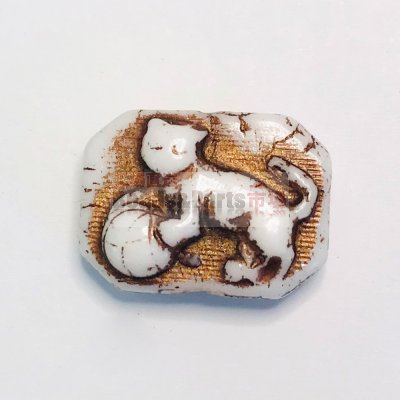 ボールを持ったチェコビーズ　猫　ヴィンテージブラウン 22x16mm （2ヶ）　　　　　　　　　　　　　