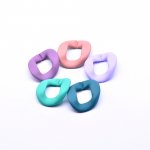 アクリルチェーンパーツ ツイスト カラフル 34×35mm 【100ヶ】
