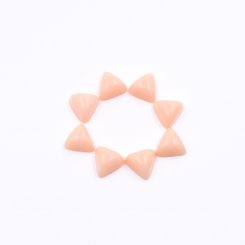 樹脂貼付けパーツ 三角形 11x11mm ピンクベージュ【50ヶ(約23g)】