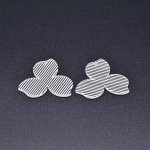 アクリルチャーム 花型 半クリア ストライプ ホワイト 37×37mm【50ヶ】
