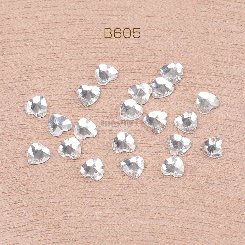 ネイルパーツ 貼付けパーツ ガラスストーン ハート型 4×4mm クリスタル（20ヶ） - Beads-Parts-Market.jp